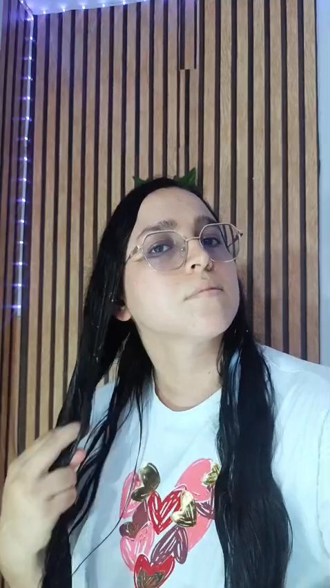 Vídeo UGC 5 de Dina
