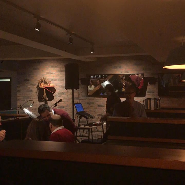 Milestones Restaurants - It's a cool restaurant with great service and good food.its good place for Sunday's dance and live music. - Canadian (New) Near Me - West Vancouver, British Columbia