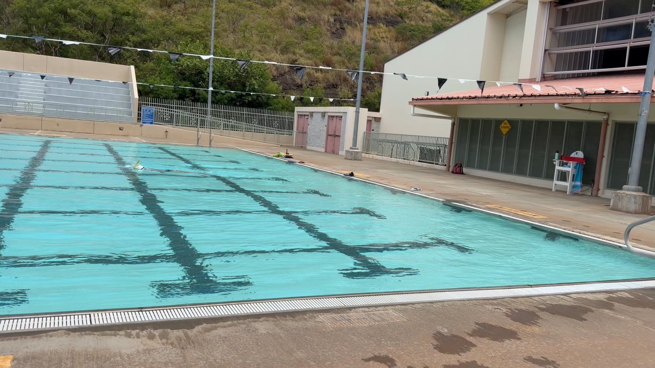 Salt Lake Pool - Pool daytime - Swimming Pools Near Me - Honolulu, Hawaii