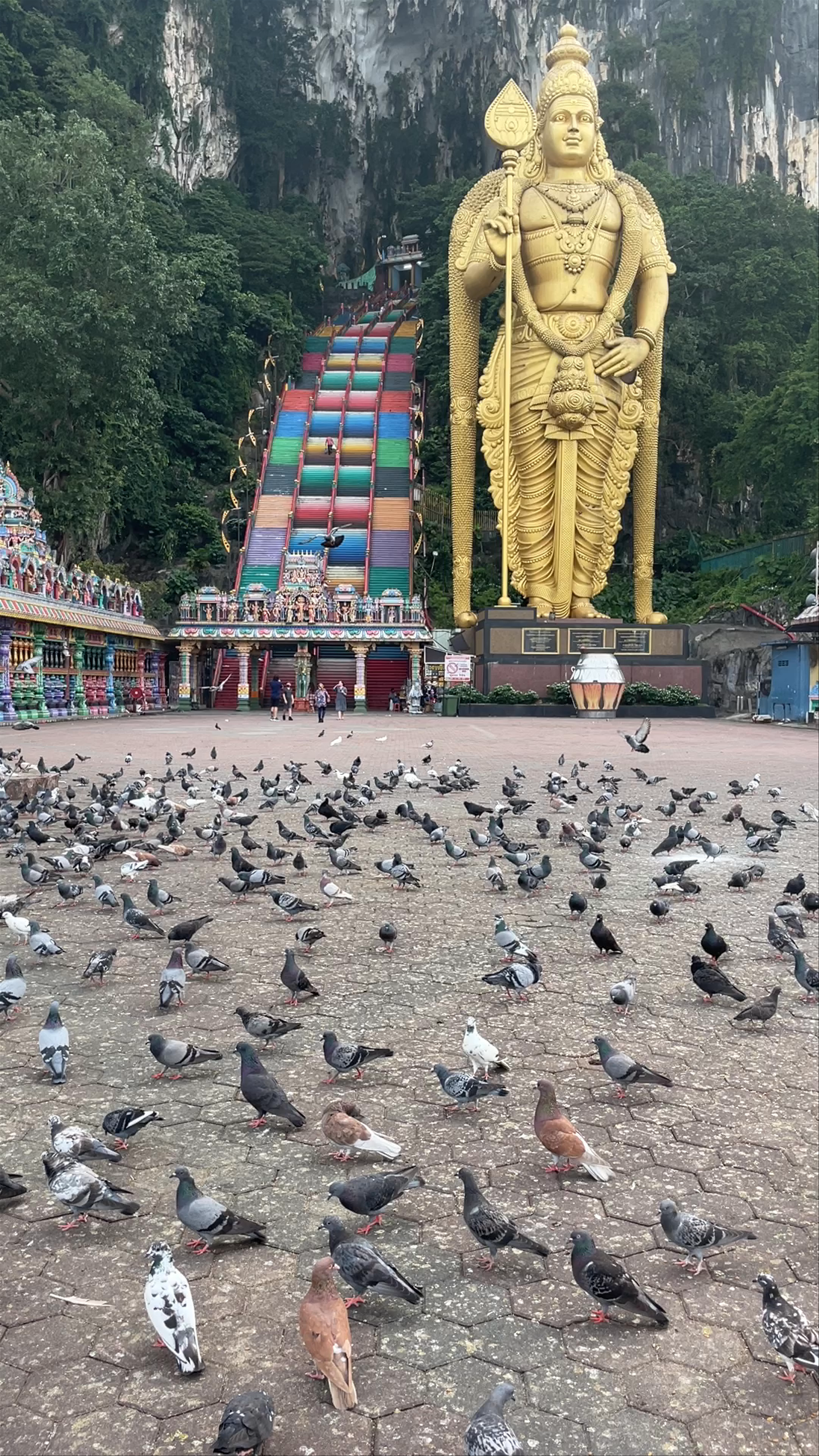 Batu Caves: Mystical Hindu Sanctuary Near Kuala Lumpur