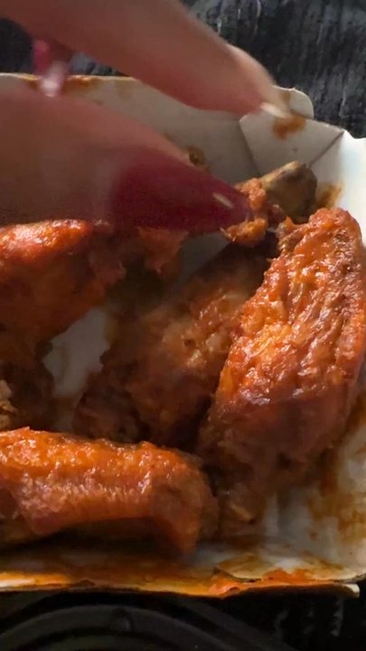 Buffalo Wild Wings - Horrible food and service - Sports Bars Near Me - Riverside, California
