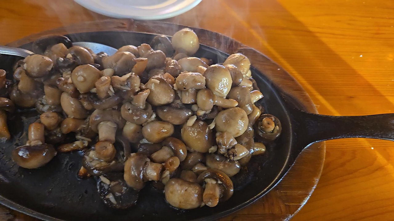 Polli's Mexican Restaurant - Sautéed fresh Mushrooms - Mexican Near Me - Makawao, Hawaii