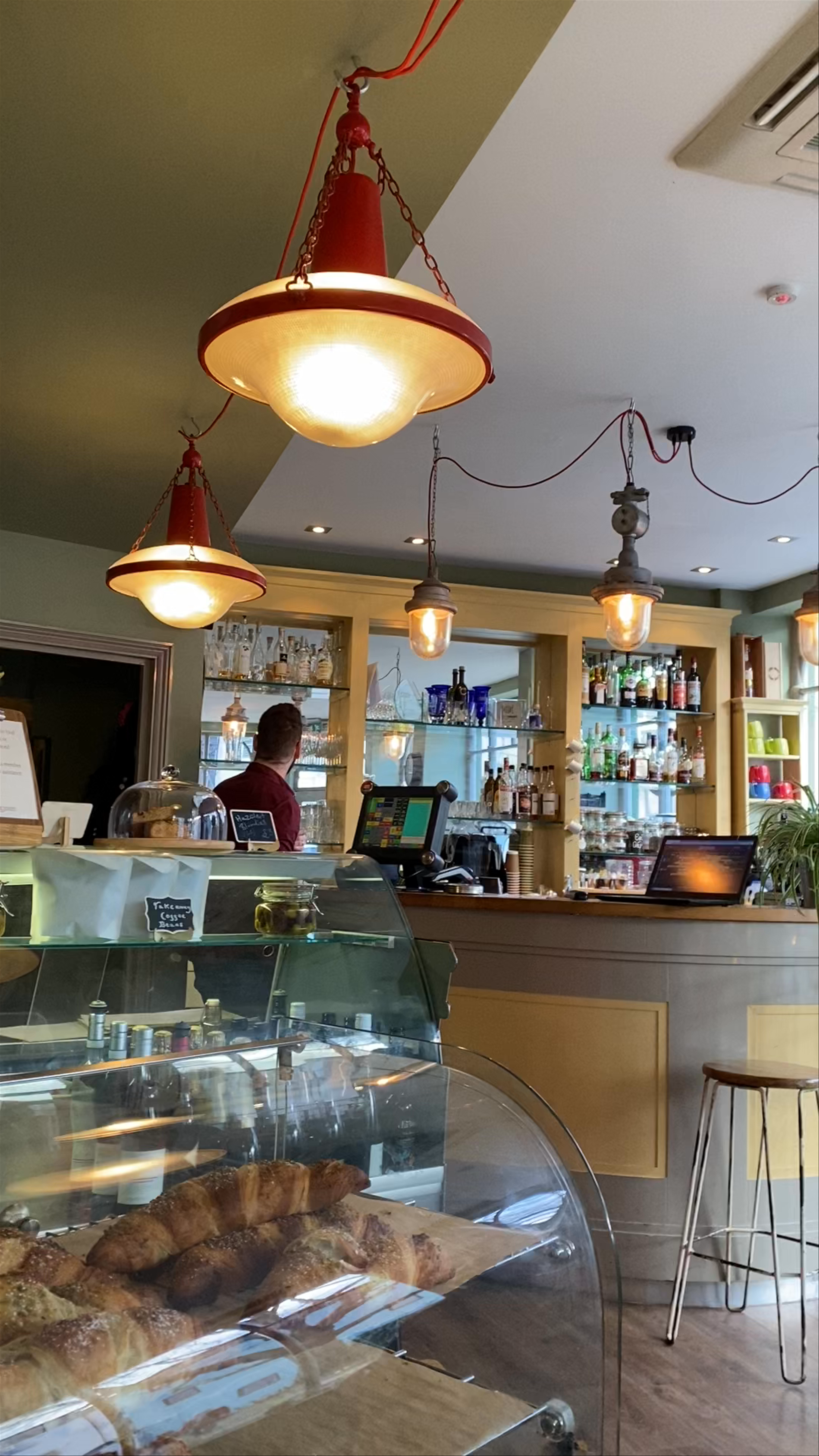 Cozy Brunch Vibes at Rosemarino Bristol Café