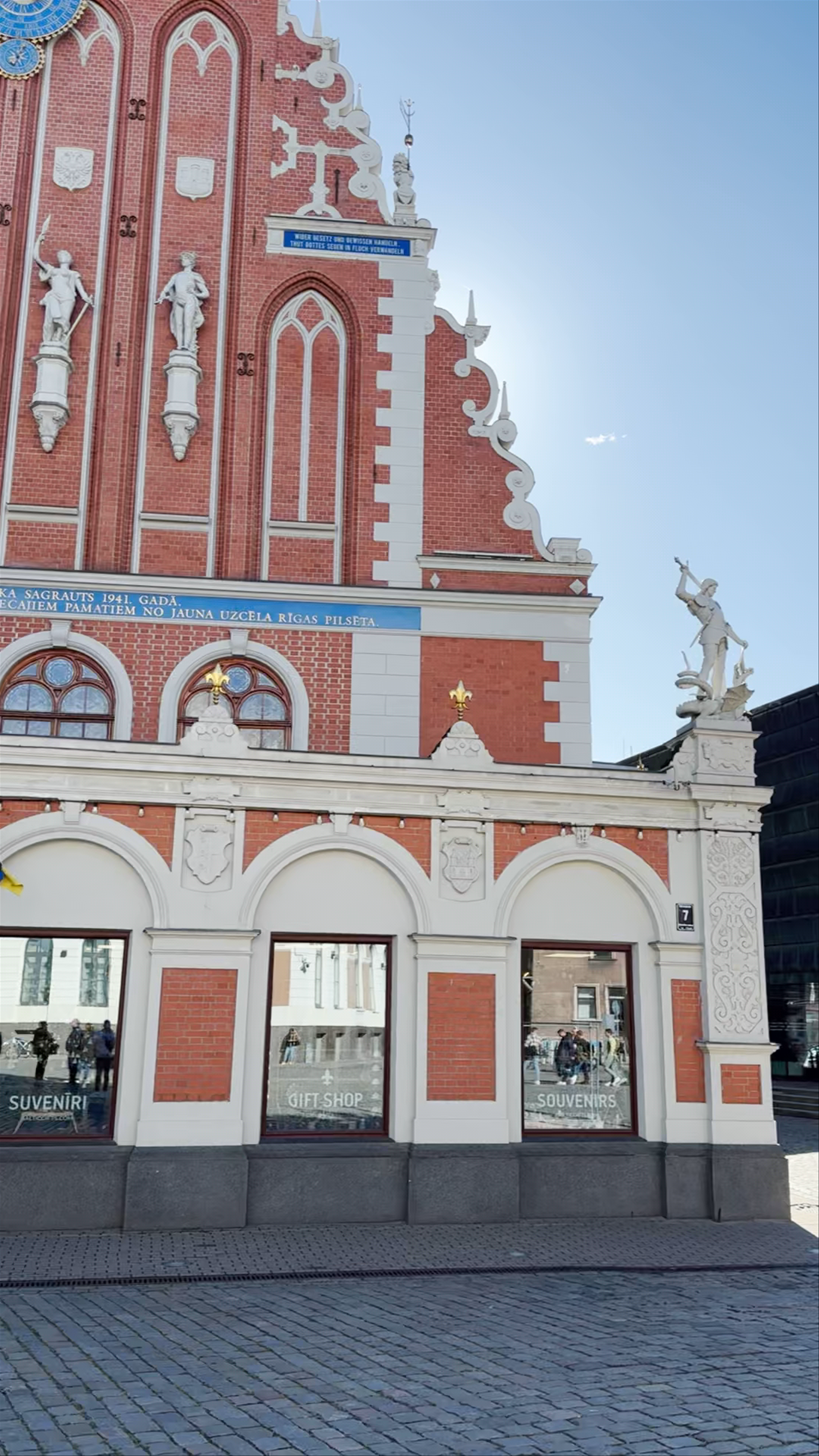 Melngalvju nams: Iconic Architectural Jewel in Riga's Central District