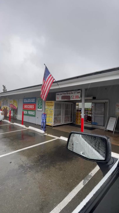 The Corner Market - Grocery Near Me - Oak View, California