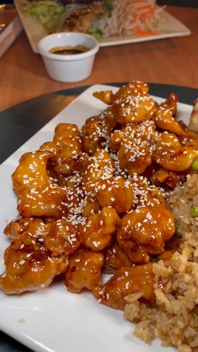 Thanh Vi - Vietnamese Near Me - Brooklyn Park, Minnesota