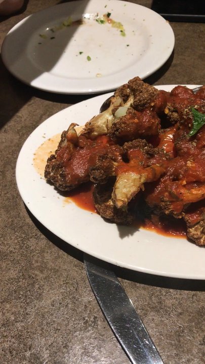 La Luna - Yuuum! Fried cauliflower and tomatoes with sauce & pita - Middle Eastern Near Me - Hamilton, Ontario