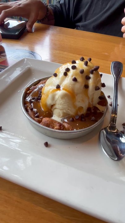 BJ's Restaurant & Brewhouse - Pakoozie Trio!!! Fabulous! Salted Caramel, Triple Chocolate, then Strawberry Shortcake. - New American Near Me - Hurst, Texas