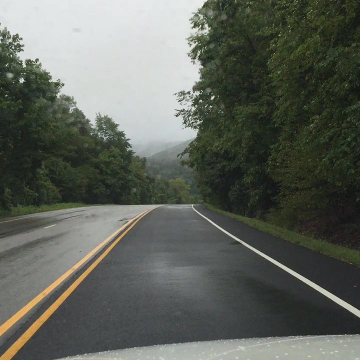 Between the Buns - Drive from Mountain View, AK - Breakfast & Brunch Near Me - Calico Rock, Arkansas