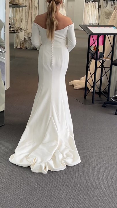 Video carousel 1 of 3 with ID IB2dAPJ4DTRNRhBSKlnlbA for Mon Amie Bridal  Salon