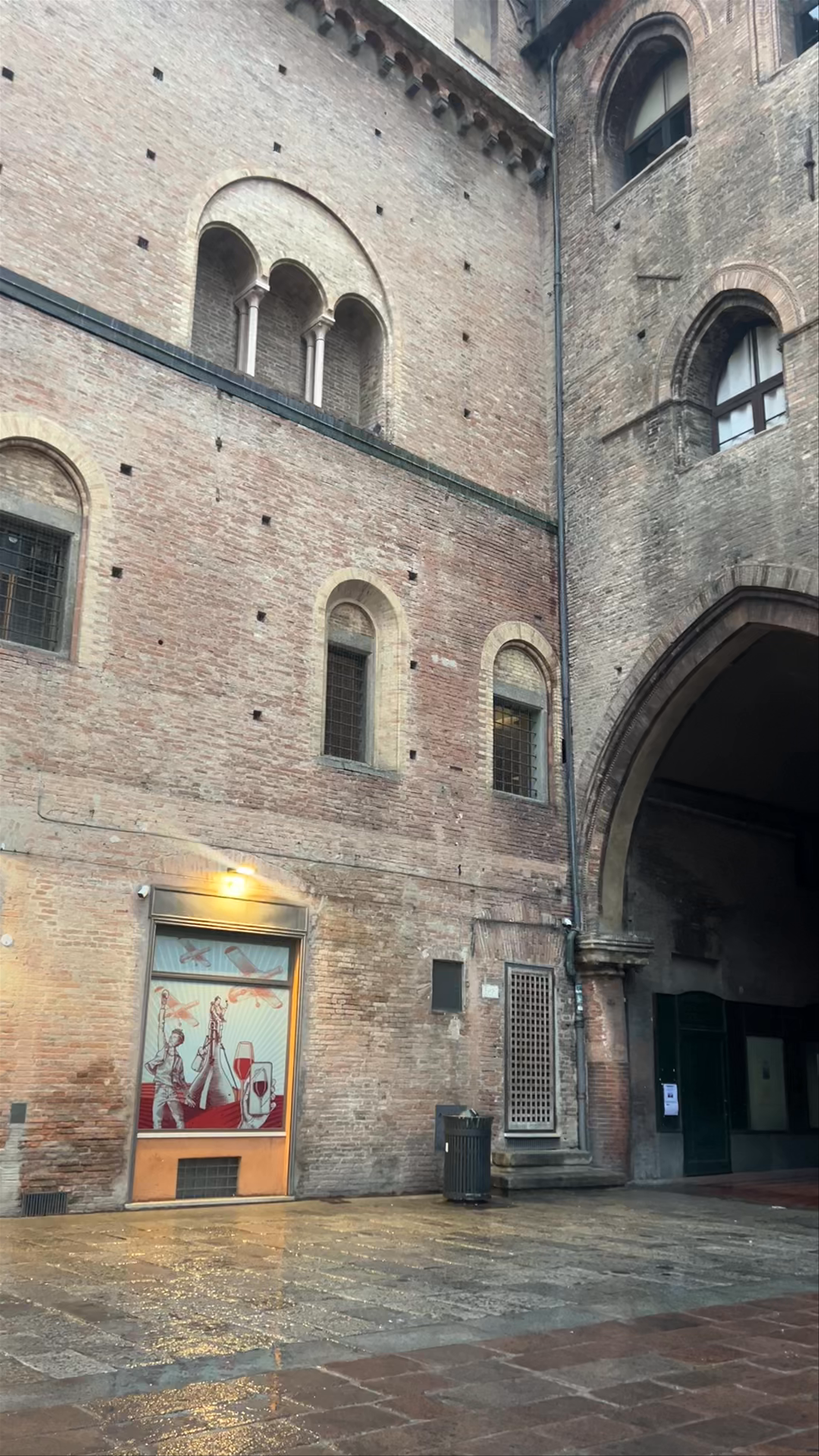 Palazzo Re Enzo: Medieval Majesty in Bologna's Heart