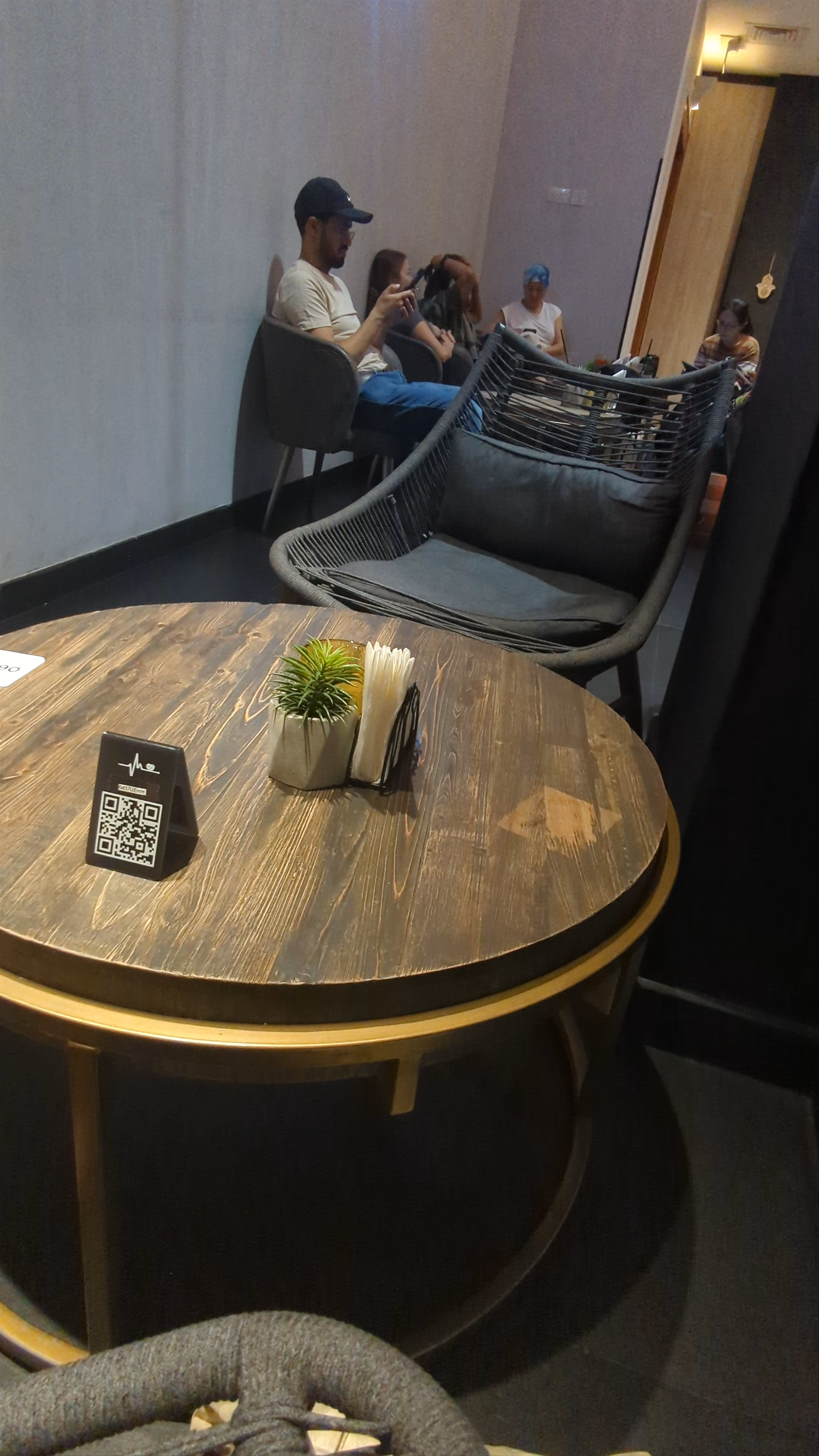 Laverne cafe - Khalifa Bin Zayed The First St - Abu Dhabi - United Arab Emirates