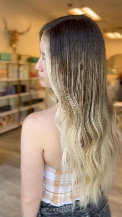 Desert Beauty - Blonde bright money piece by Courtney - Hair Stylists Near Me - Reno, Nevada
