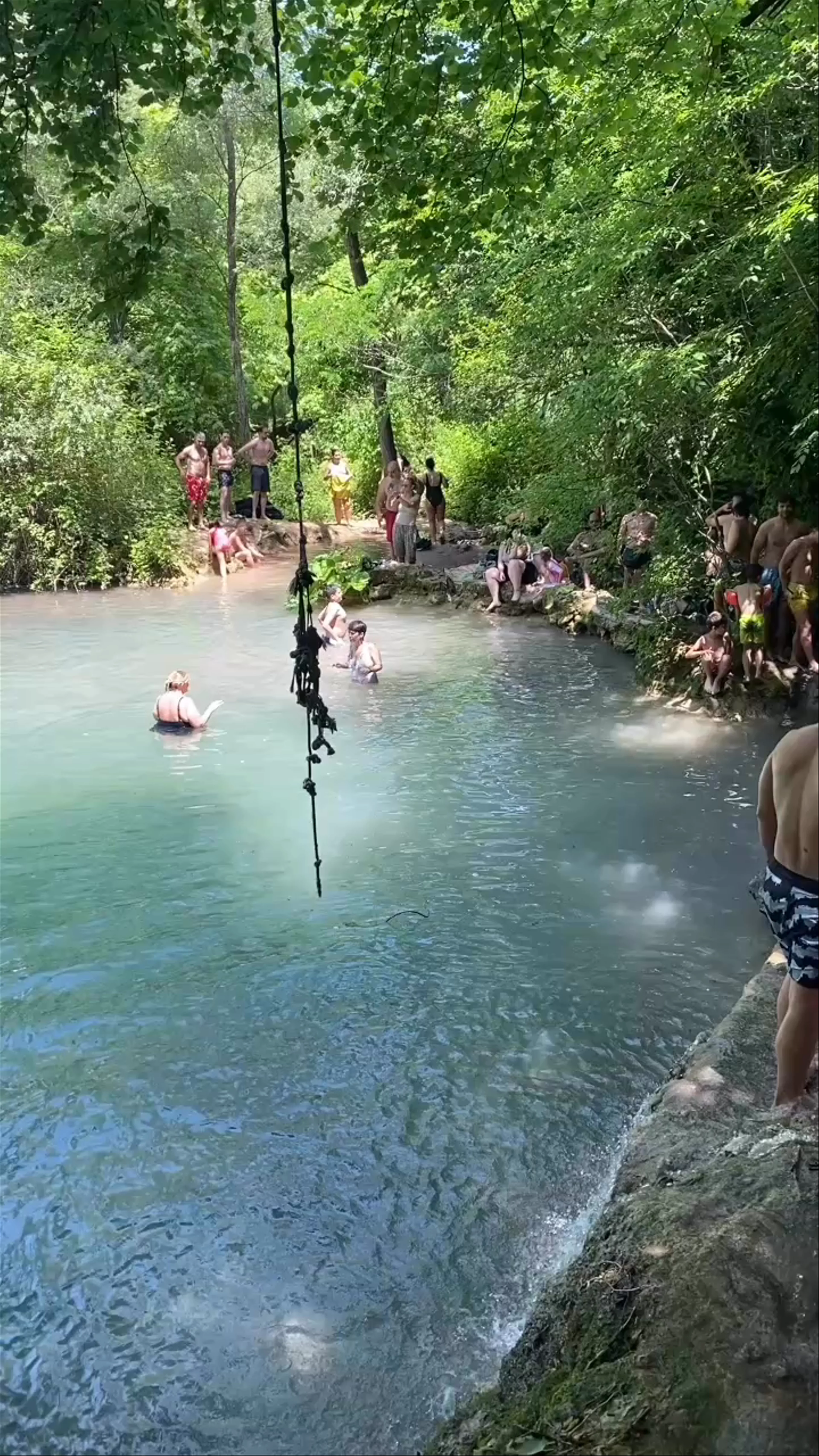 Azure Lake, Axioupoli