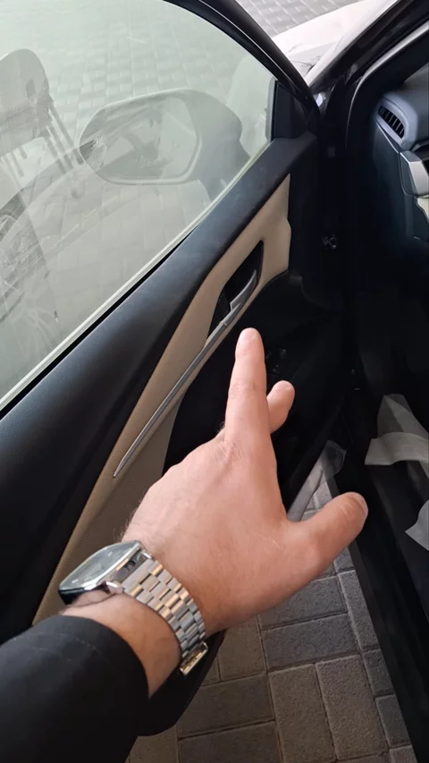 تويوتا كامري E 2025