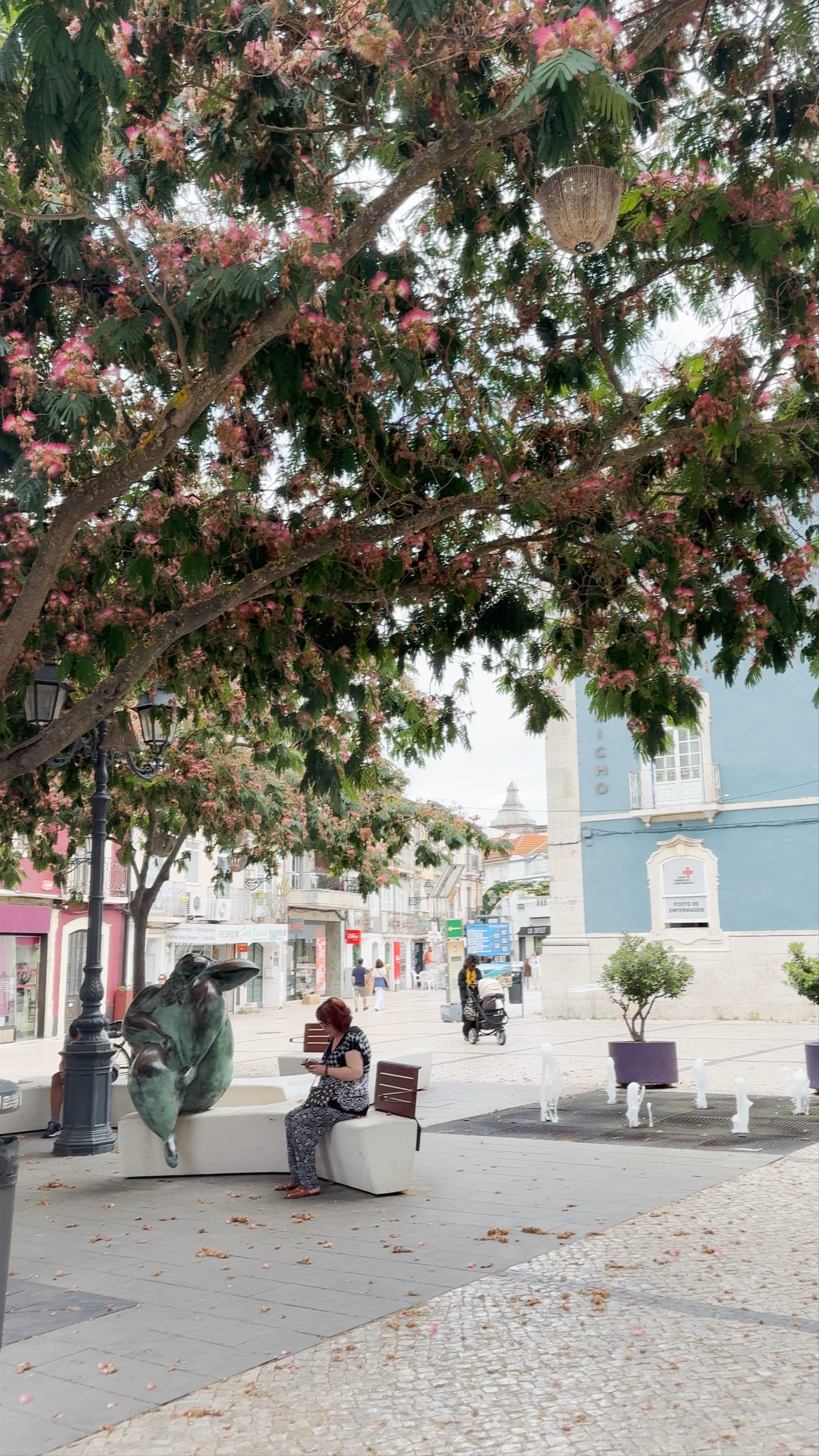 Statue Dolce Vita by Joao Duarte in Charming Setúbal, Portugal