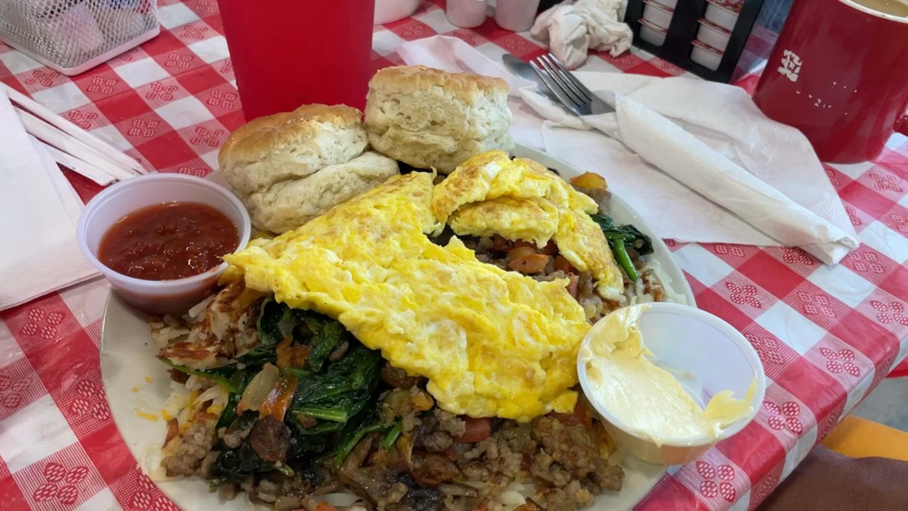 Dick's Uptown Cafe - Spinach omelet - Breakfast & Brunch Near Me - Cedar Hill, Texas