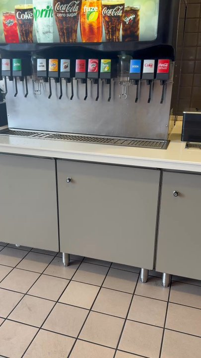 McDonald's - Inside - Fast Food Near Me - Scarborough, Ontario