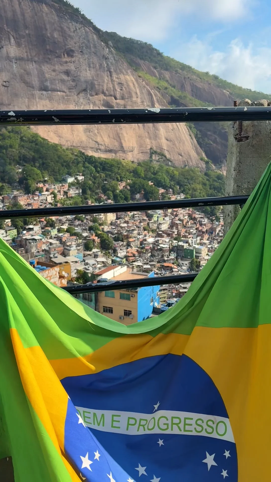 Video 1 · Eleonora · Rio de Janeiro: la Nochevieja más increíble entre Copacabana, Samba y Caipiriñas