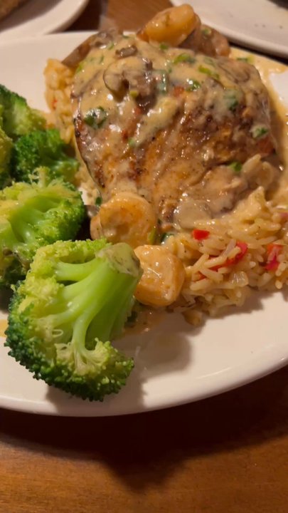 Outback Steakhouse - Steakhouses Near Me - Pittsburg, California