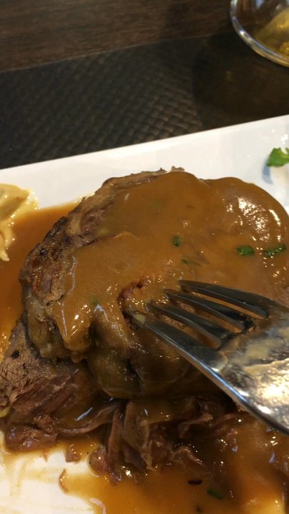 Hoover Garden - Traditional Carbonnades Flamandes beef stew, servee sliced, melting in your mouth - French Near Me - Lille, 59