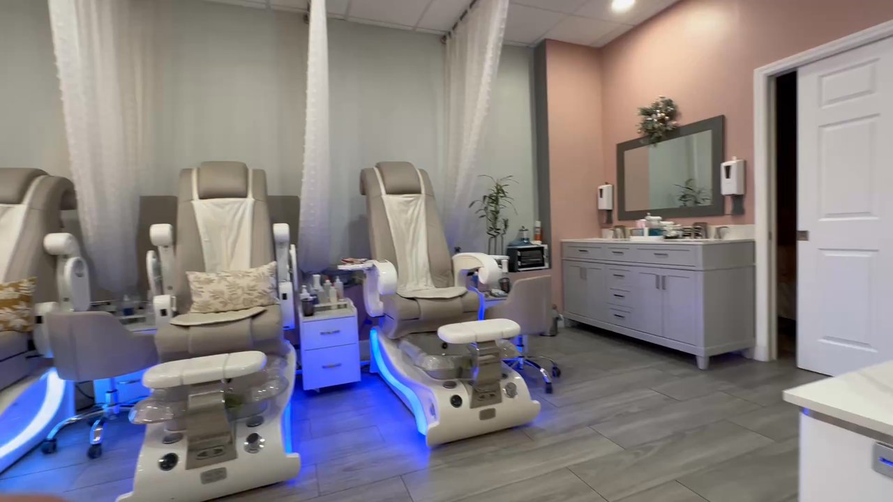 LaVang Nail Spa - Nail Salons Near Me - Largo, Florida