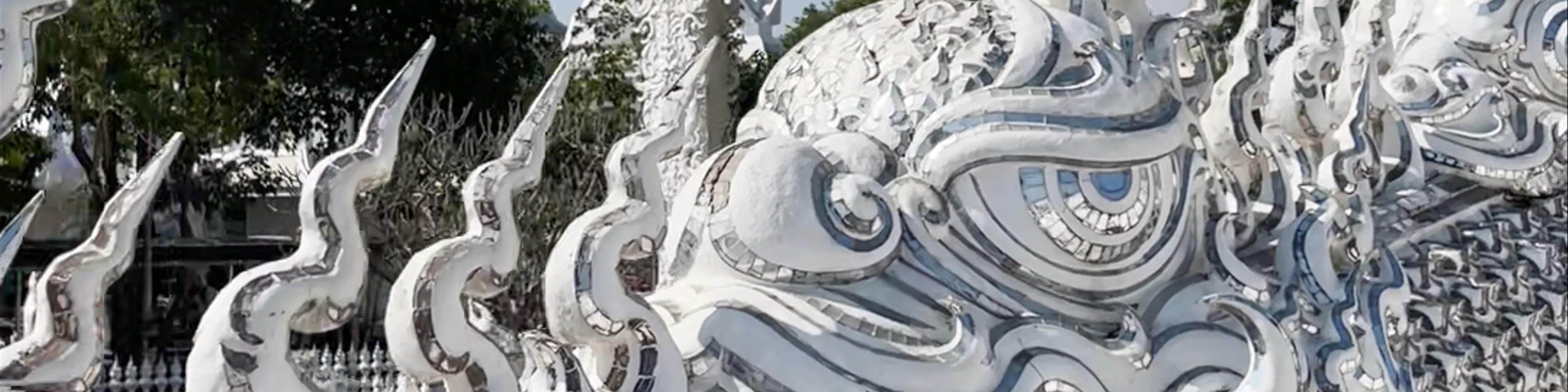 Wat Rong Khun (White Temple)