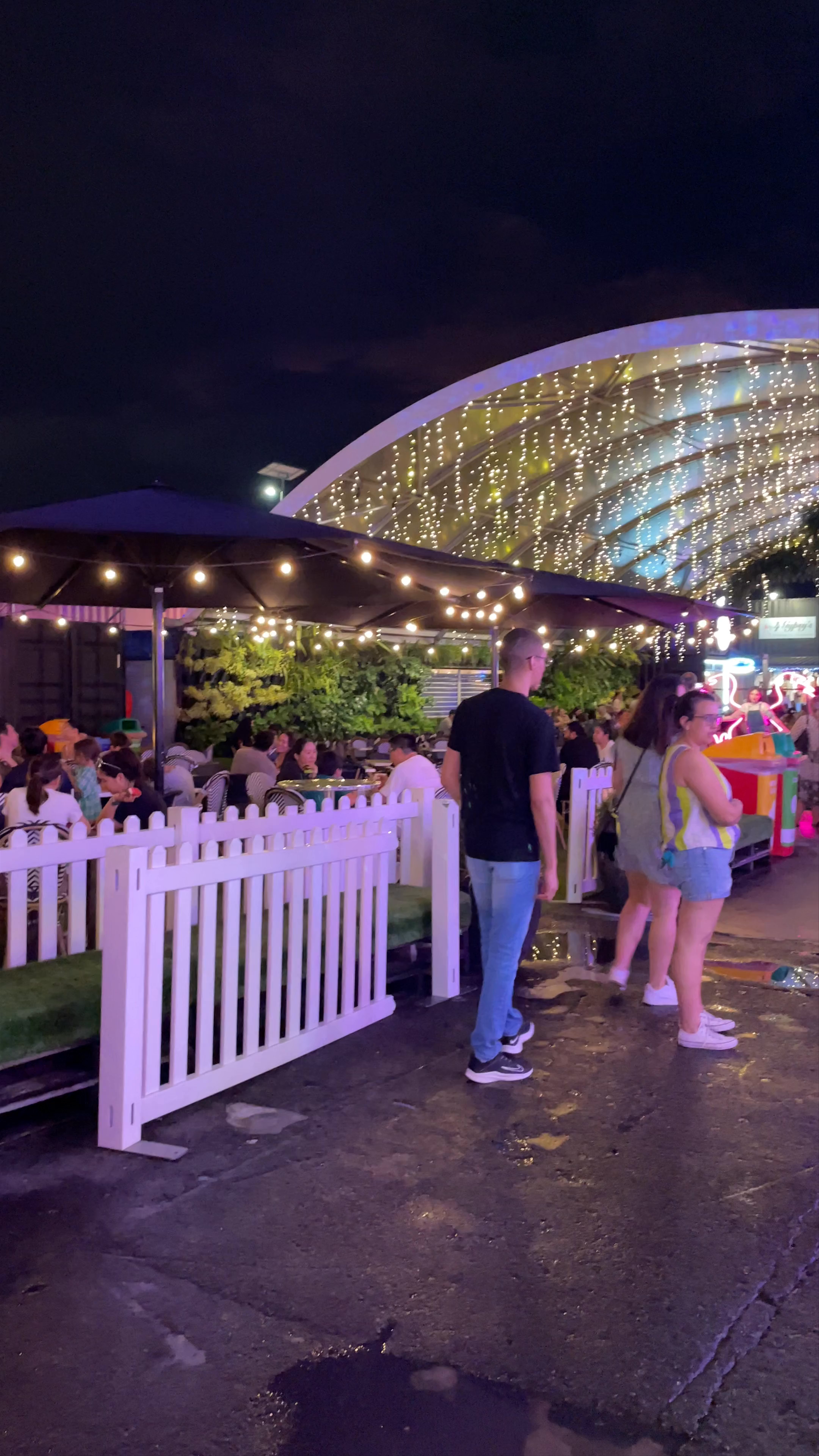Eat Street Northshore: Vibrant Nightlife and Food Markets in Hamilton, Queensland