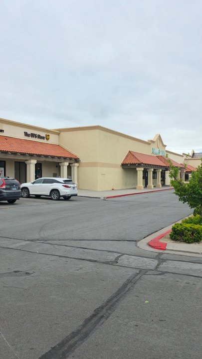 Canyon Center - Shopping Centers Near Me - Reno, Nevada