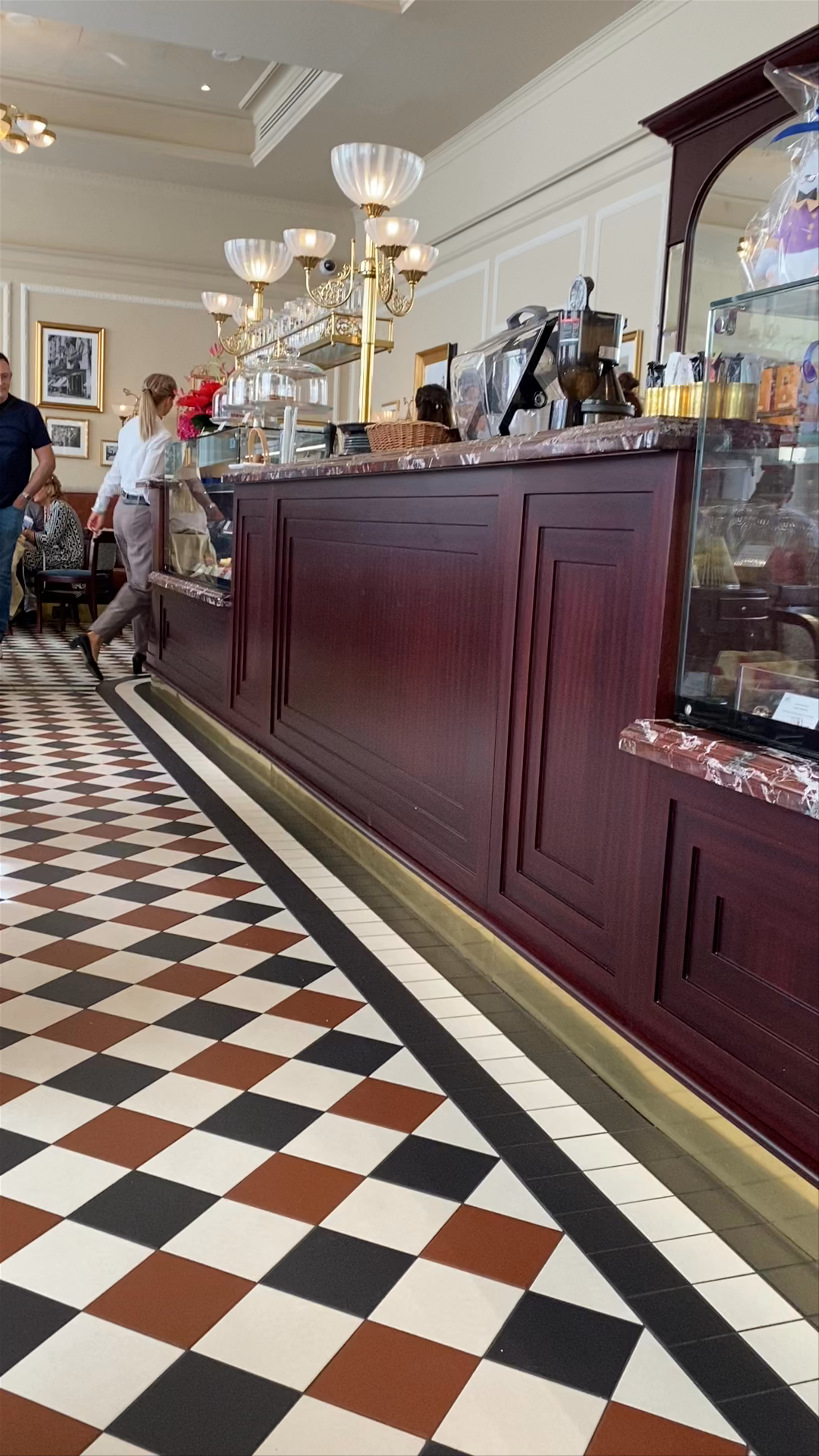 Hotel Bristol Luxury Collection - Elegant Café Experience in Warsaw