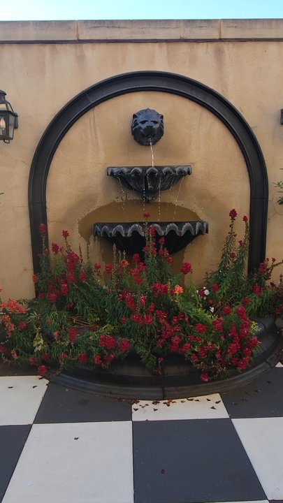 French Quarter Inn - The lovely fountain on the patio. Plenty of seating vignettes. - Hotels Near Me - Charleston, South Carolina