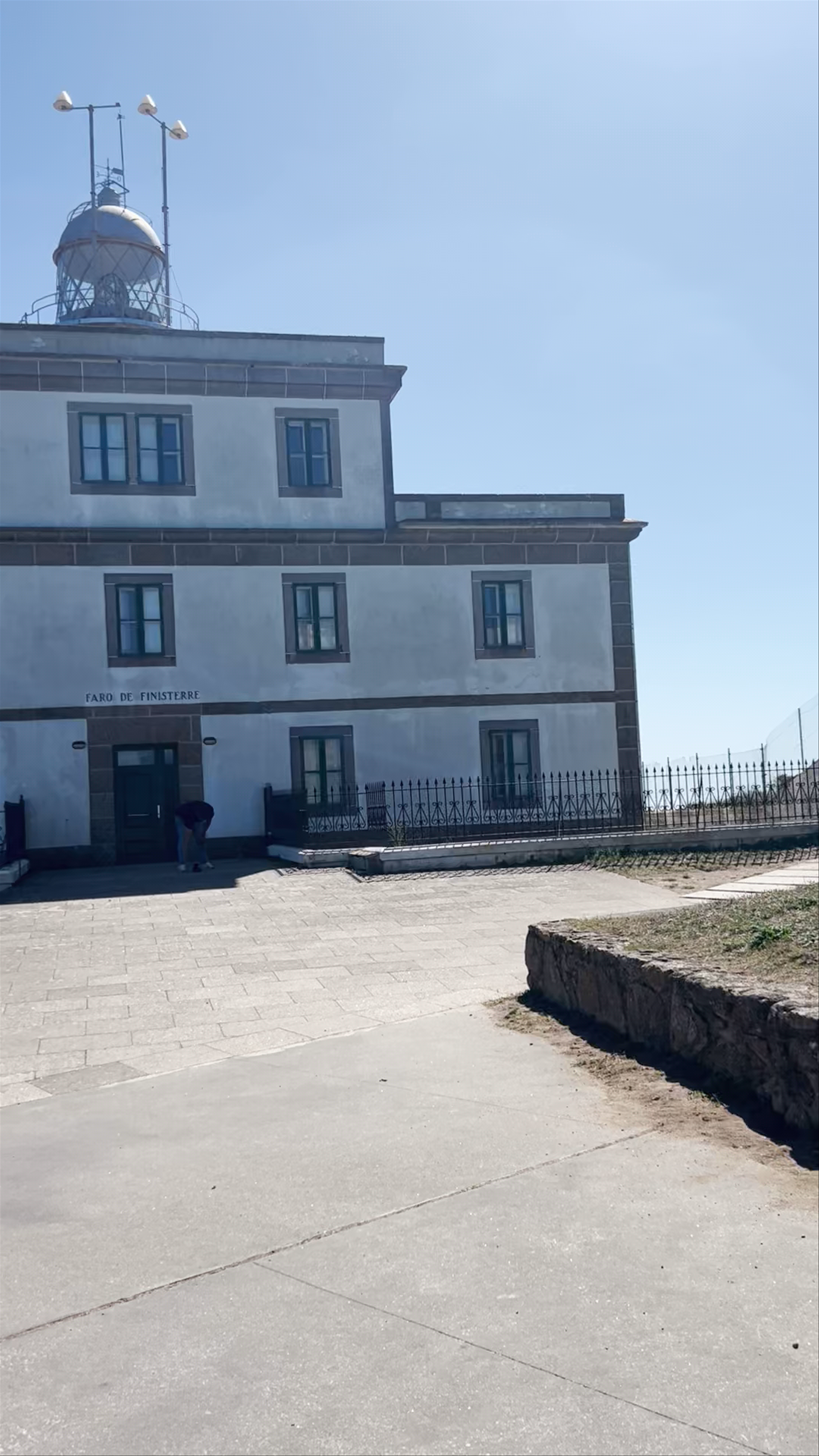 Faro de Finisterre: Majestic Lighthouse at Spain’s Edge