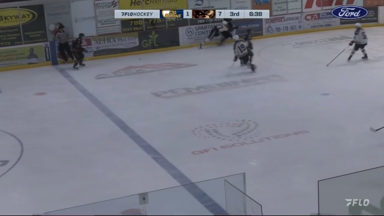 Xander Schulte's No-Look Backhand tape to tape :Wolverines Highlight Reel