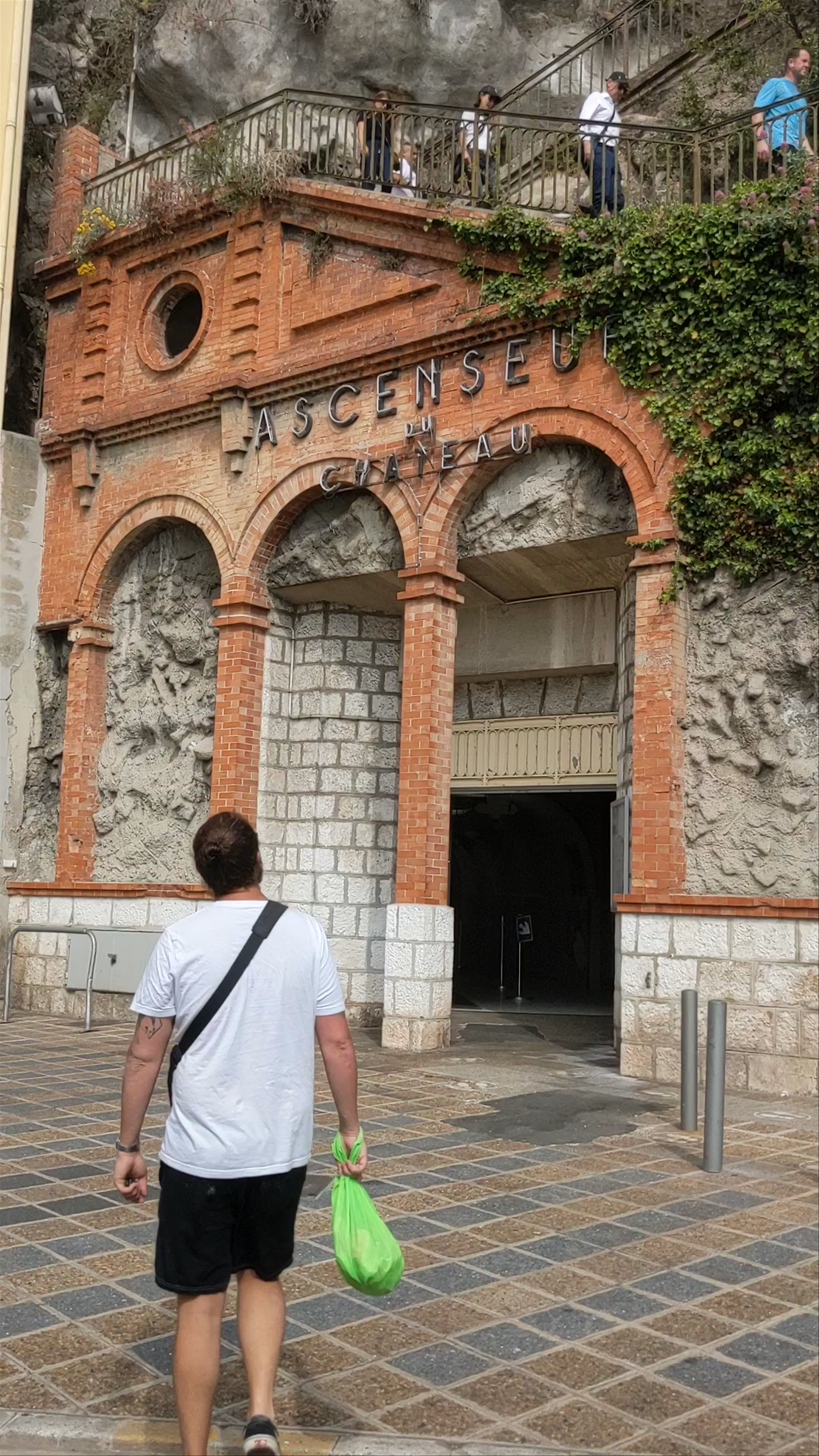 Ascenseur du Château: A Scenic Elevator Experience in Nice
