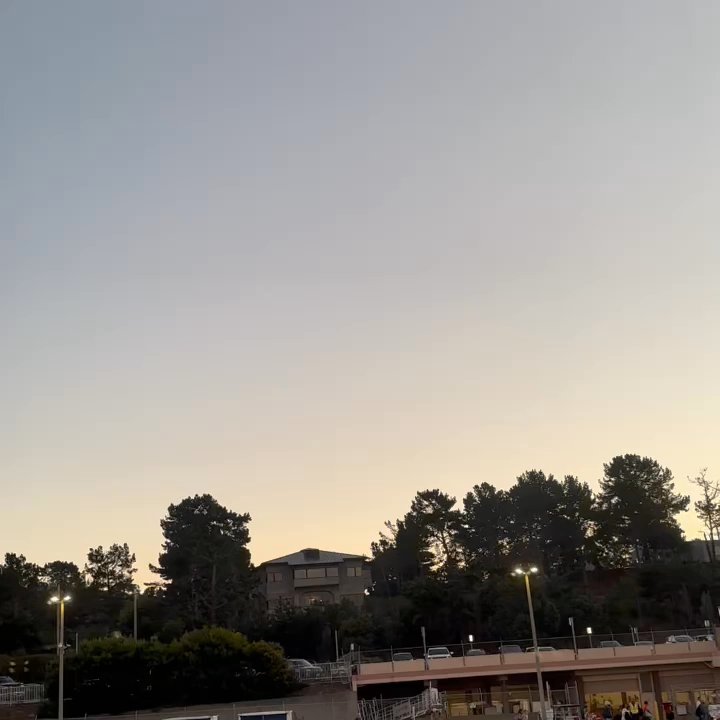 United Airlines - Airlines Near Me - Monterey, California