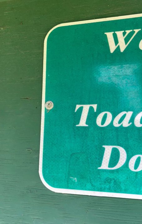 Toad Hollow Dog Park - Largest dog park I've been to, love the stick library and dog bench! :-) - Dog Parks Near Me - Davis, California