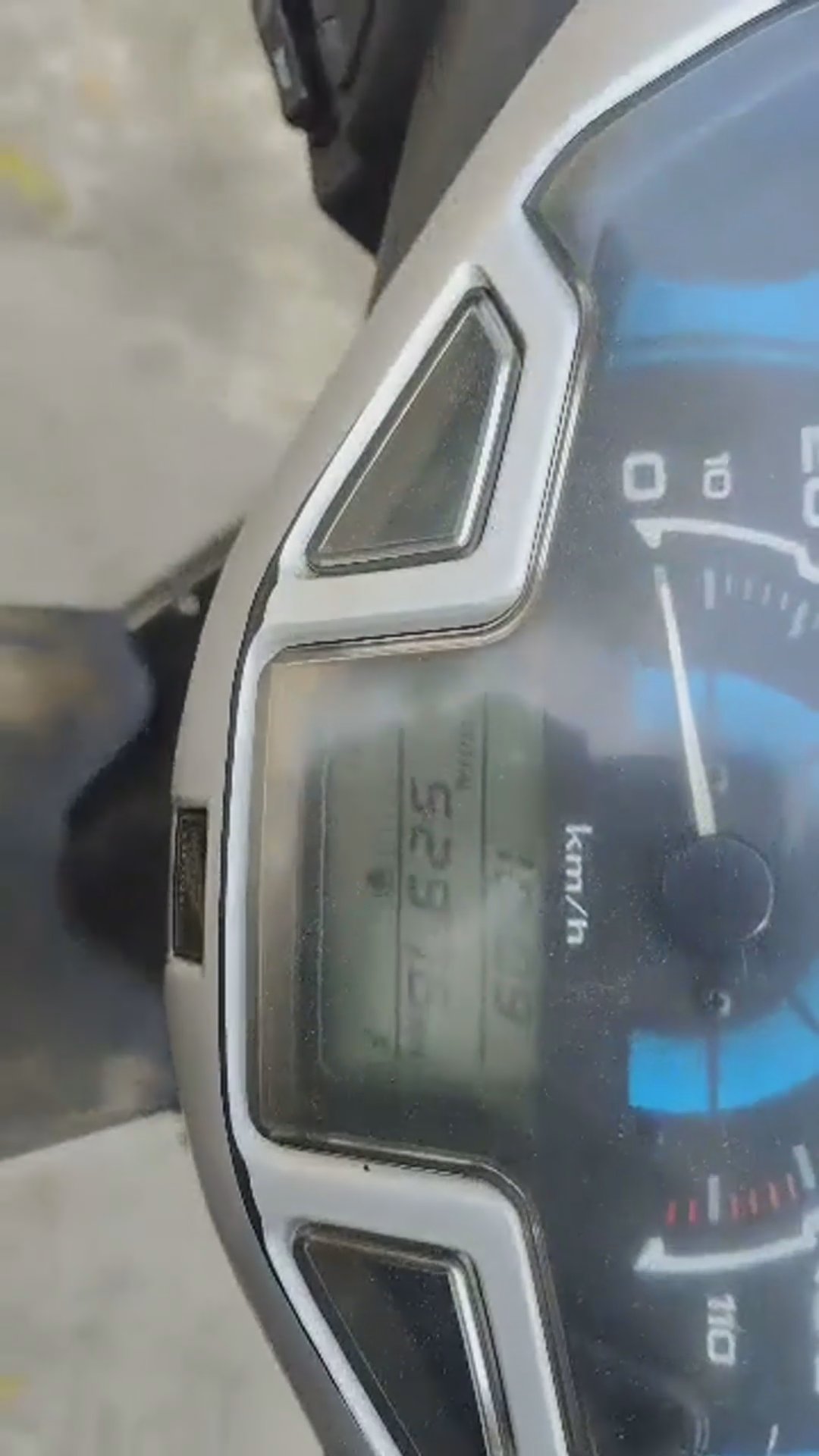 Walk-around video thumbnail