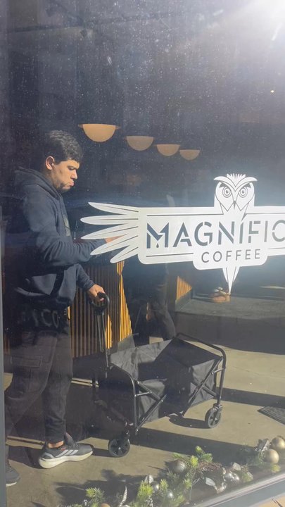 Magnifico Coffee Roasters - Vibes on Sundays - Coffee & Tea Near Me - Chicago, Illinois