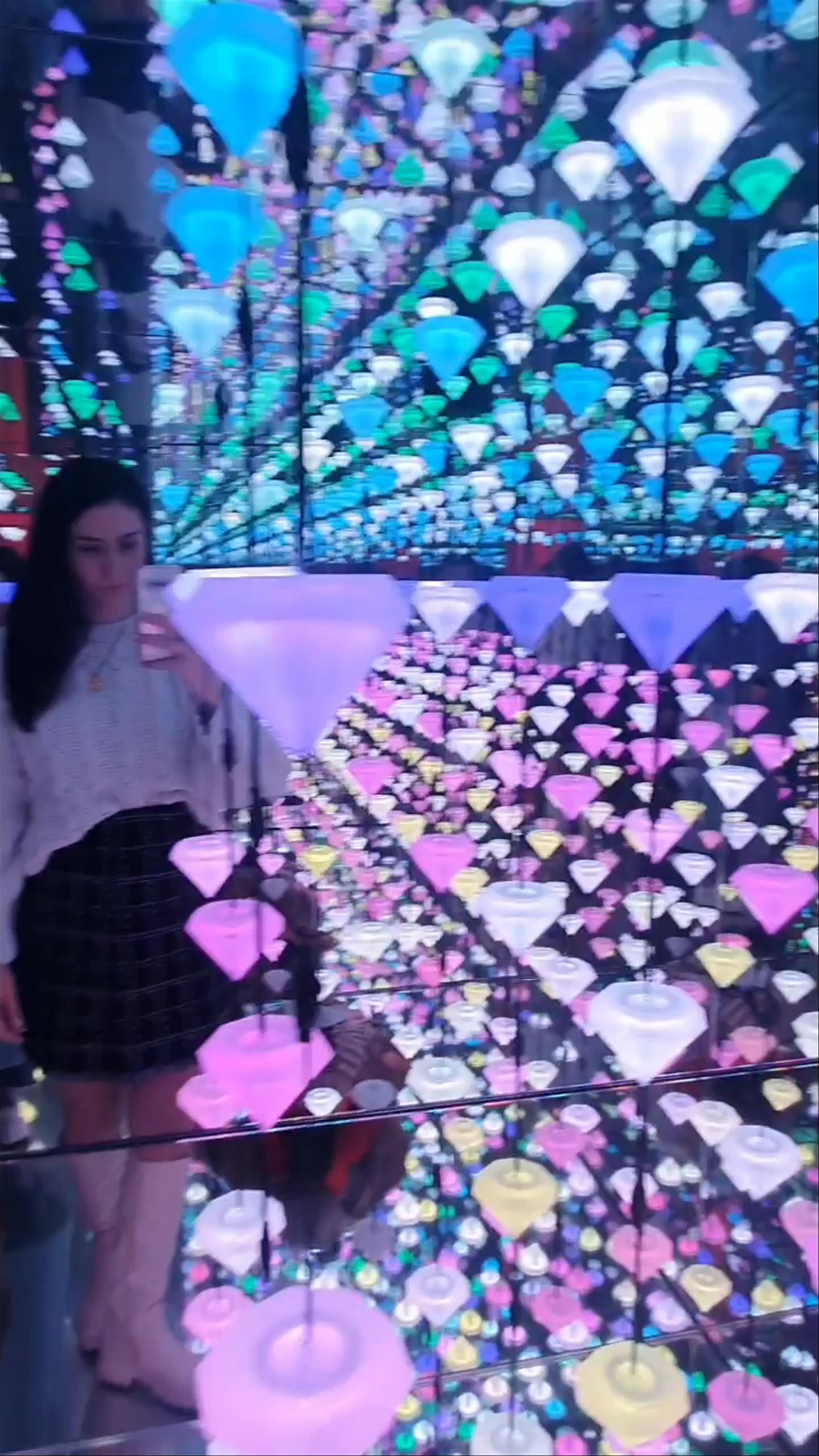 Moco Museum Amsterdam: Immersive LED Diamond Room Experience