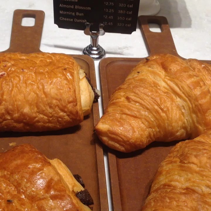 Starbucks - Coffee & Tea Near Me - Naperville, Illinois