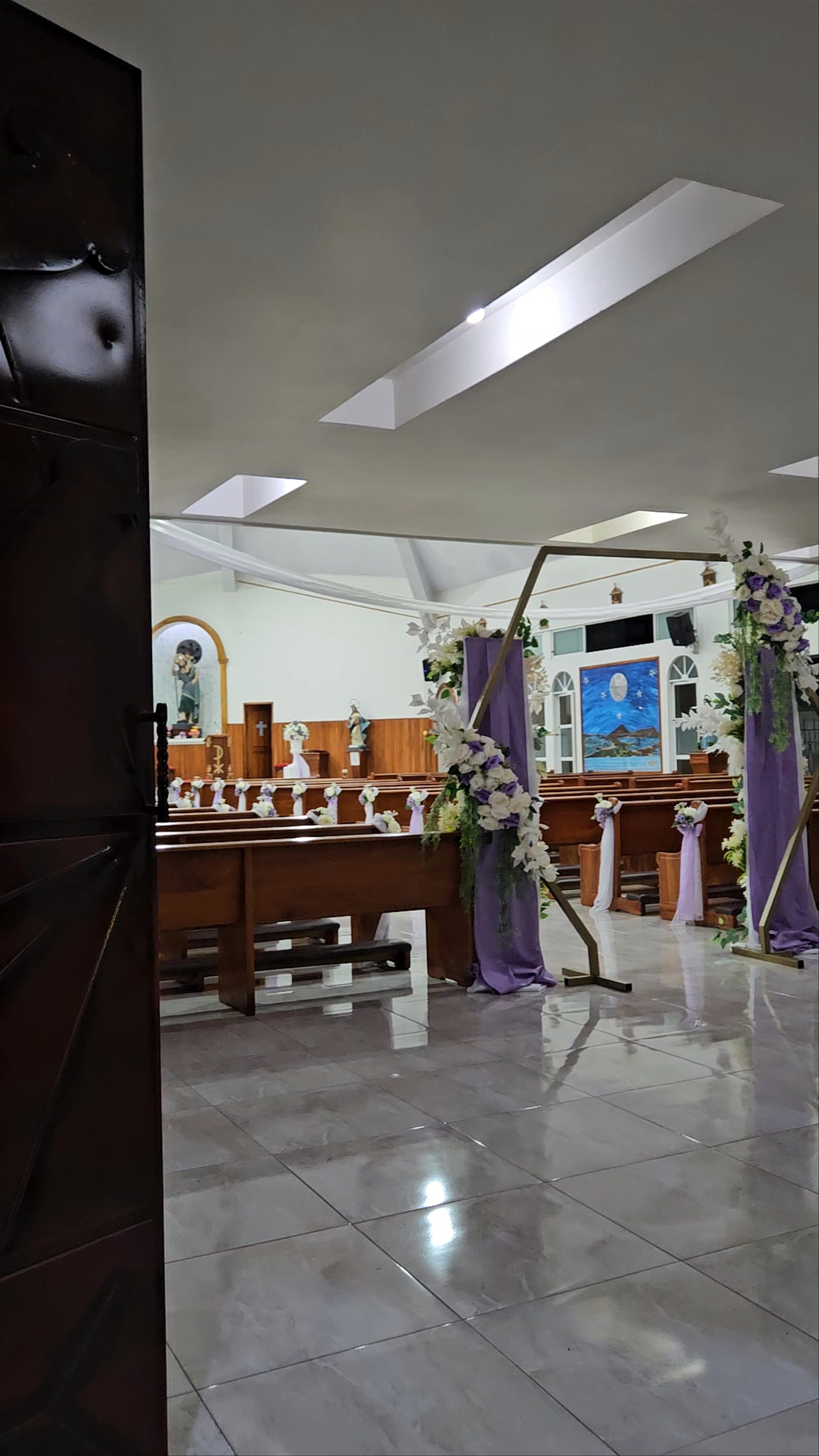 Catedral Católica Inmaculada Concepción - Vicariato Apostólico Galápagos