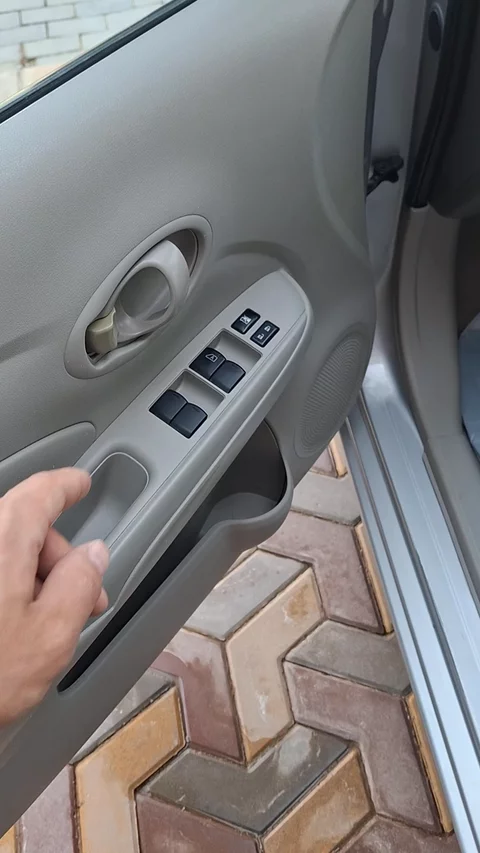 نيسان صني SL 2023