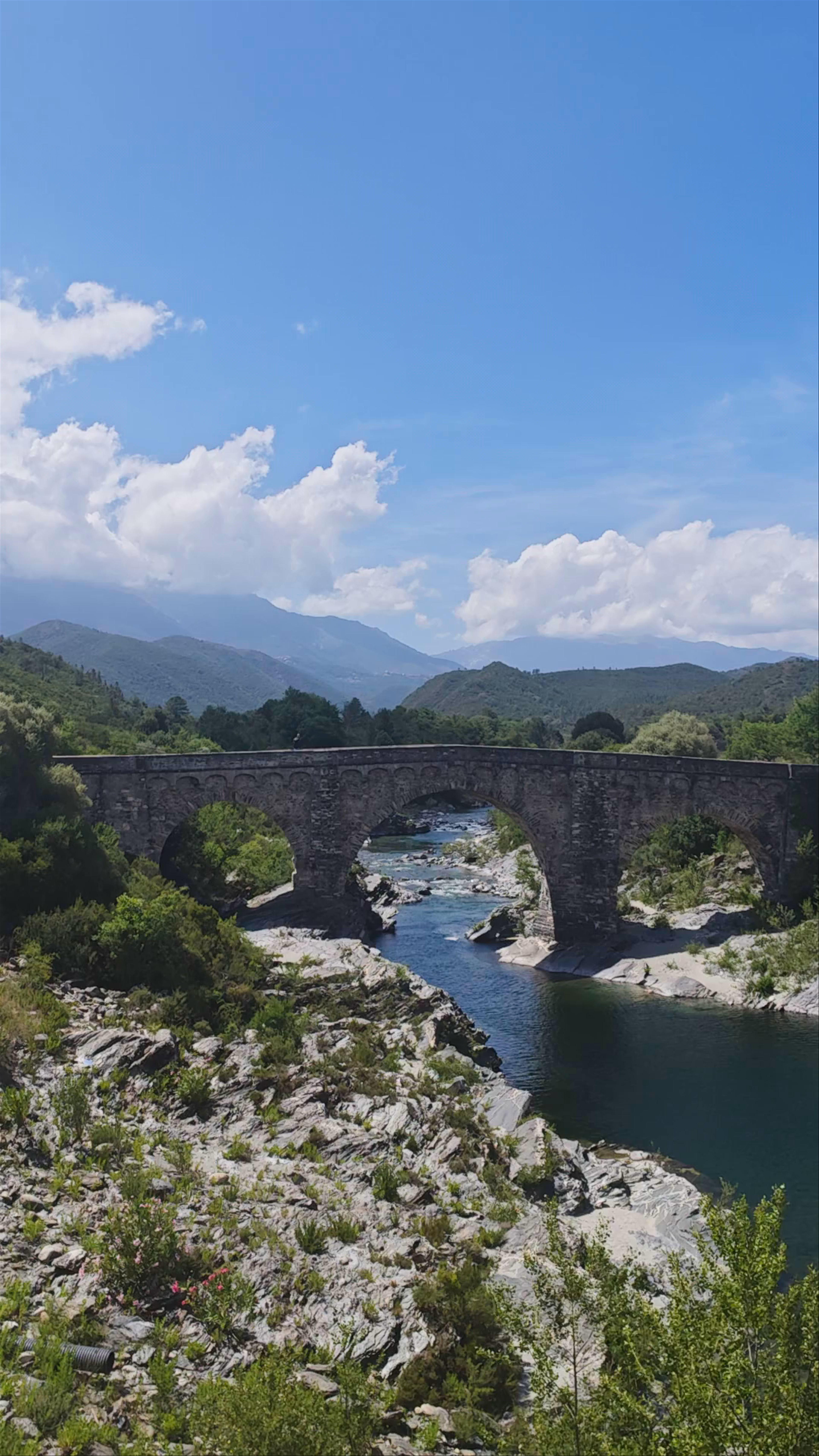 Pont Altiani: Serene Stone Bridge and River in Altiani, Corsica