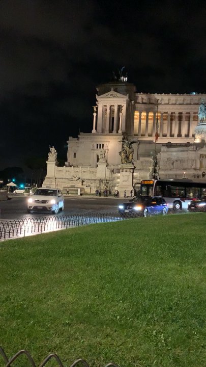 Piazza Venezia - Landmarks & Historical Buildings Near Me - Rome, RM