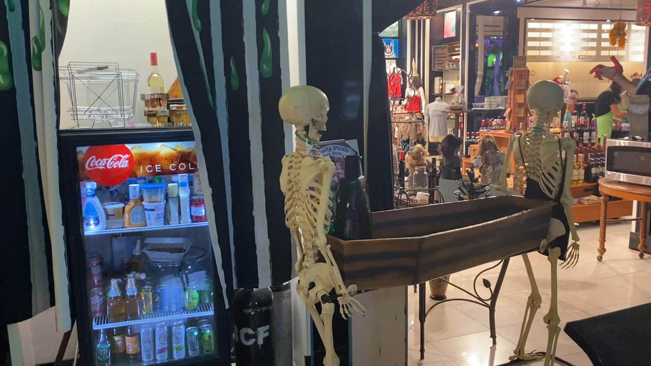 The Winey Wench - Fun spot in the back - Beer, Wine & Spirits Near Me - Sanford, Florida