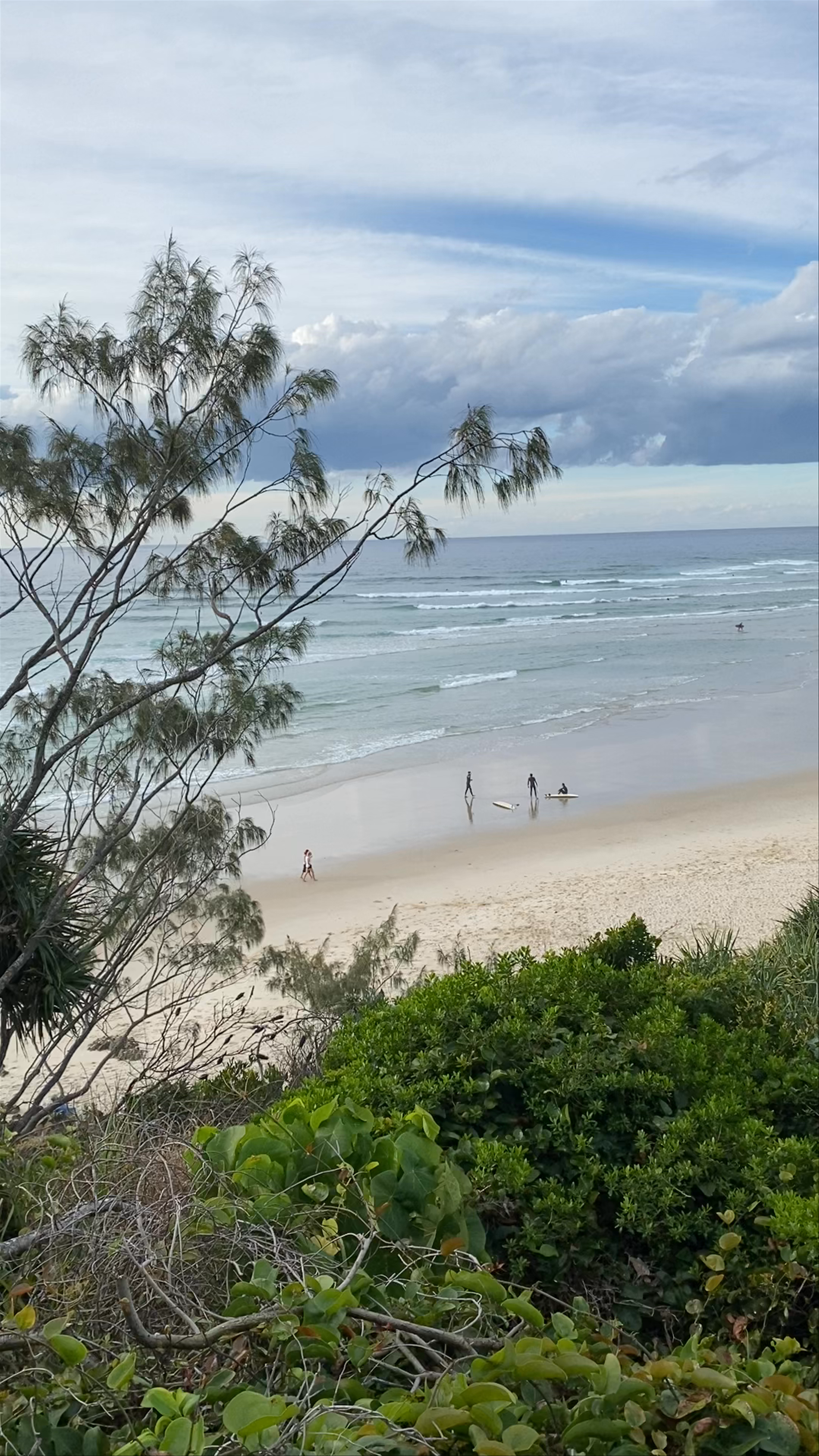 Wategos Beach Serenity: Soothing Waves and Coastal Trails in Byron Bay