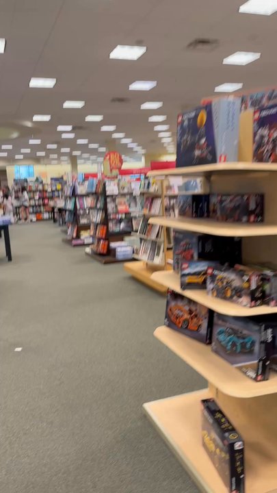 Barnes & Noble - Bookstores Near Me - Bee Cave, Texas