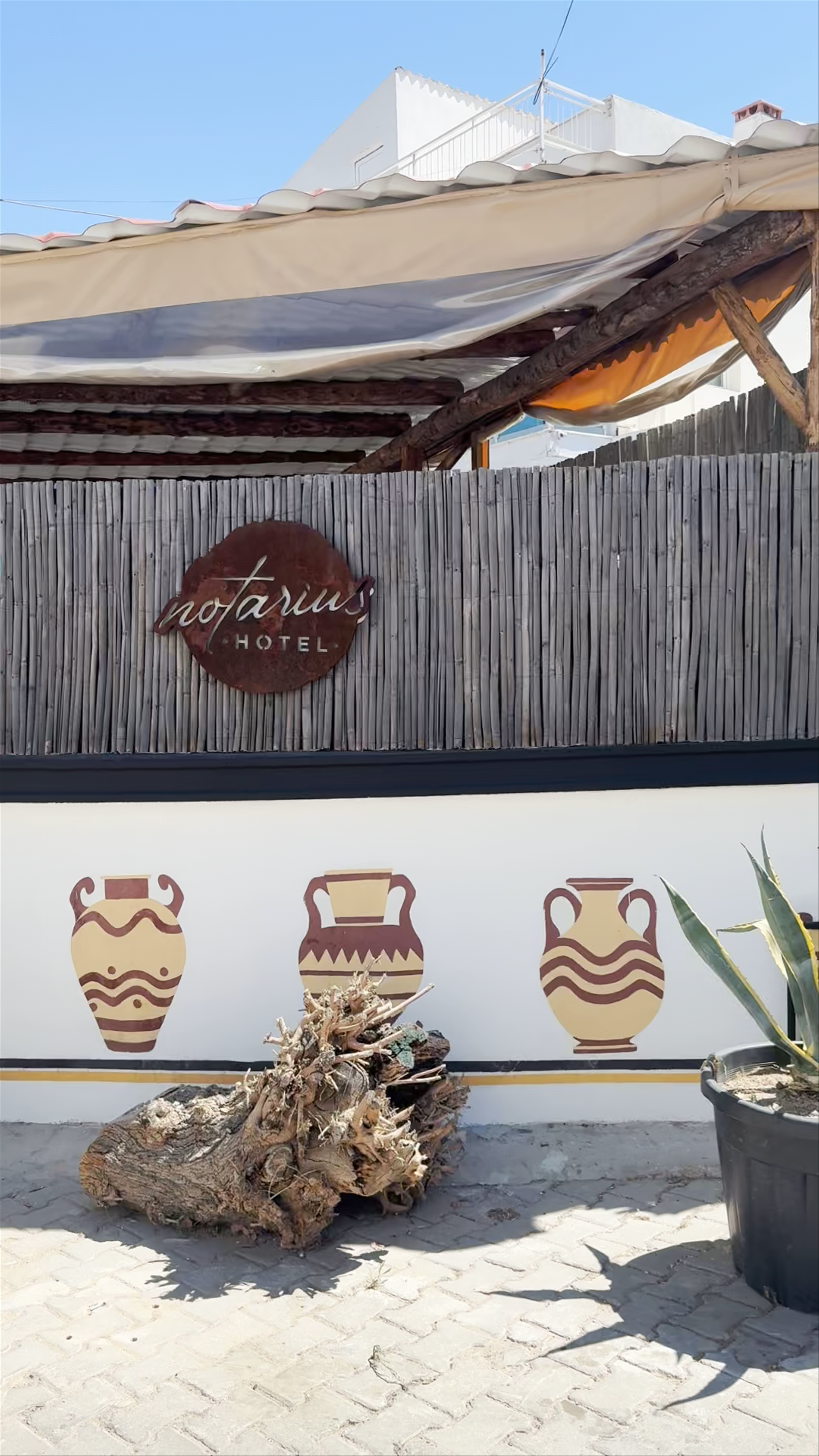 Notarius HOTEL- Teschill BAR