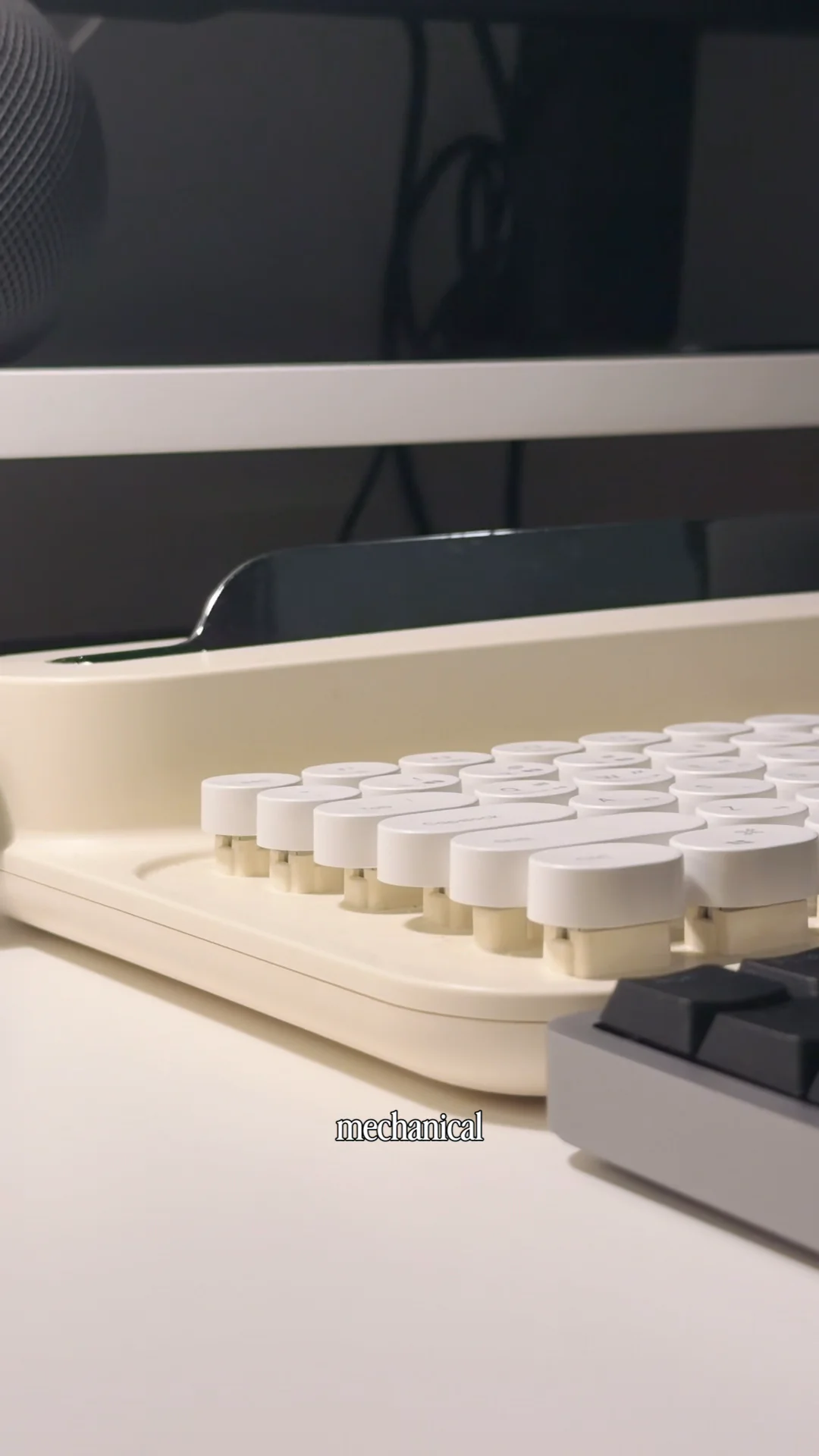 Lofree Flow 2 Keyboard