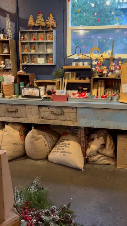 River Roasters - Coffee & Tea Near Me - Florence, Oregon